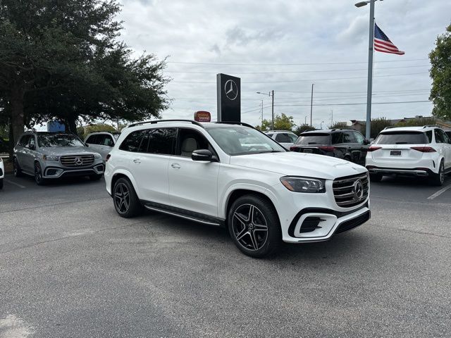 2025 Mercedes Benz GLS 450 4MATIC photo 2