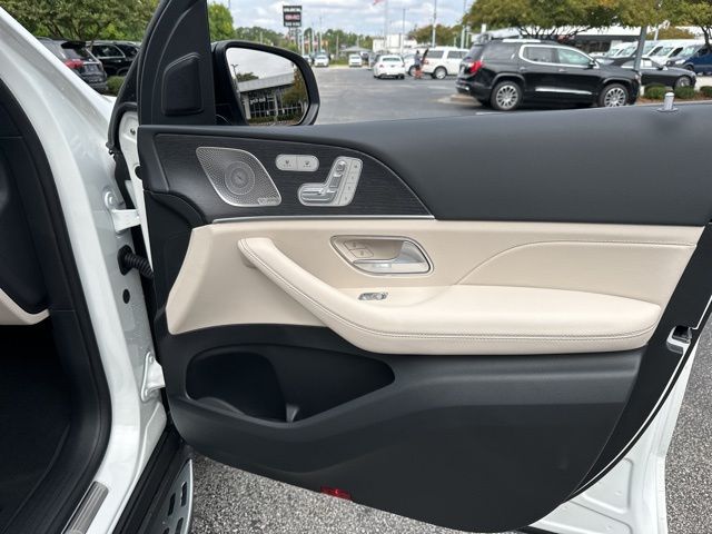 2025 Mercedes-Benz GLS Base - Photo 41