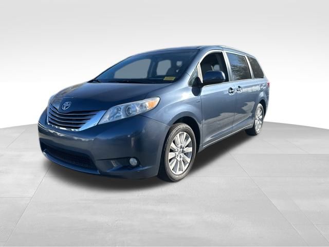 2017 Toyota Sienna XLE Premium's photo
