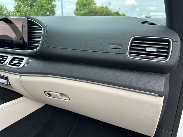 2025 Mercedes-Benz GLS Base - Photo 40