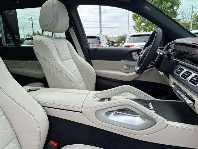 2025 Mercedes-Benz GLS Base - Photo 36