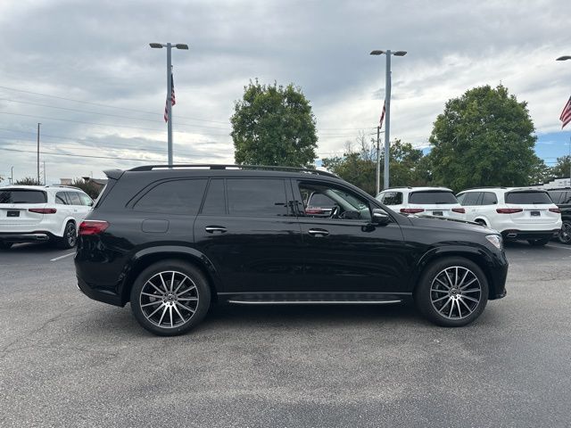 2026 Mercedes Benz GLS 450 4MATIC photo 3