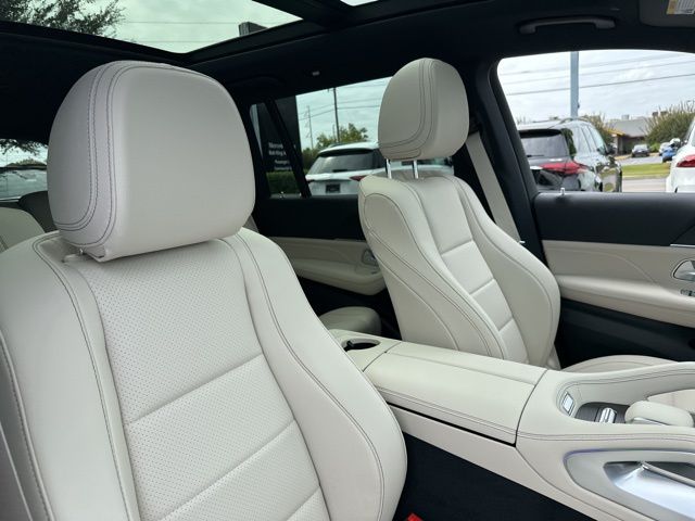 2025 Mercedes-Benz GLS Base - Photo 35