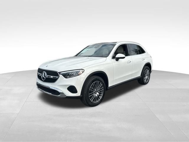 2026 Mercedes-Benz GLC Base's photo