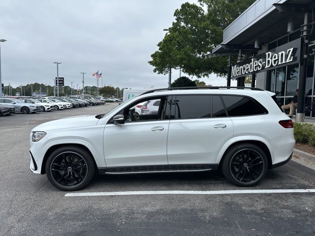 2025 Mercedes Benz GLS 450 4MATIC photo 3