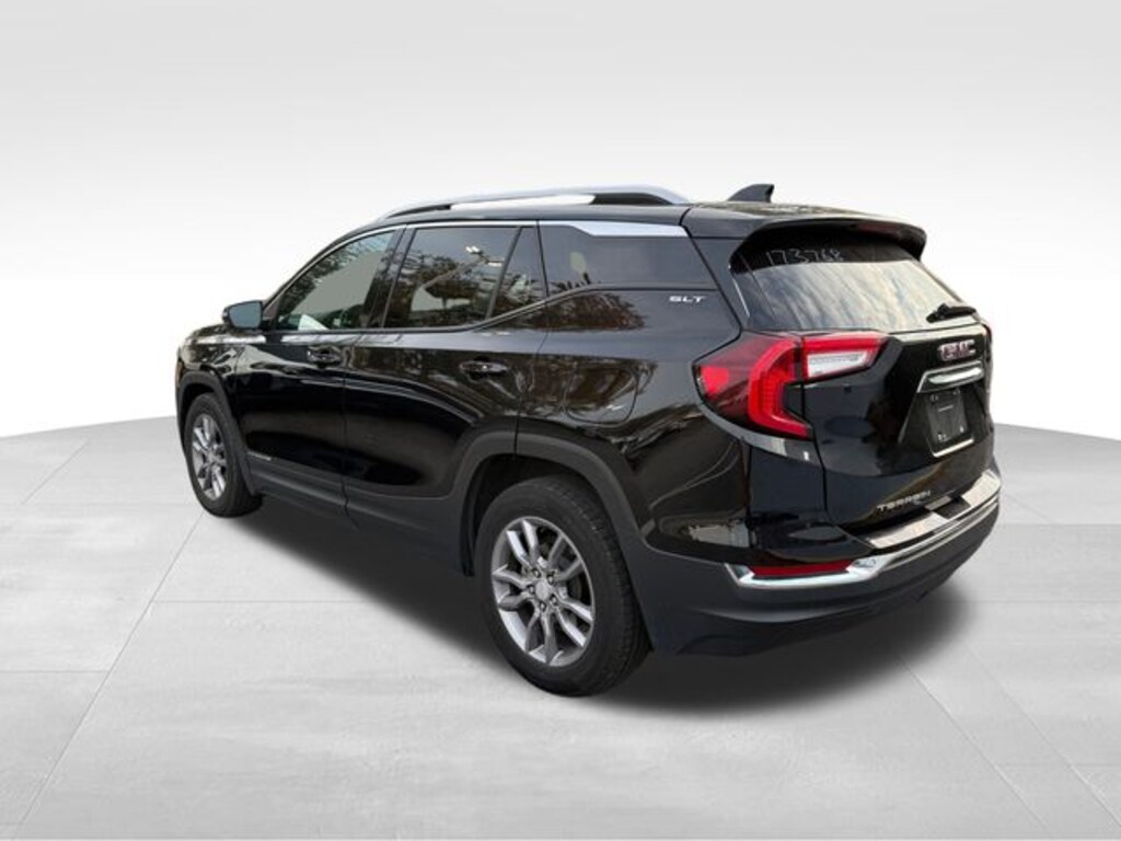 Used 2024 GMC Terrain SLT SUV
