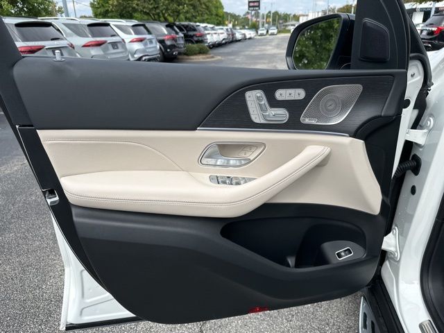 2025 Mercedes-Benz GLS Base - Photo 19