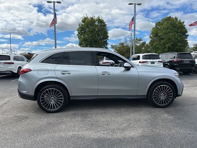 2026 Mercedes Benz GLC 300 4MATIC photo 2