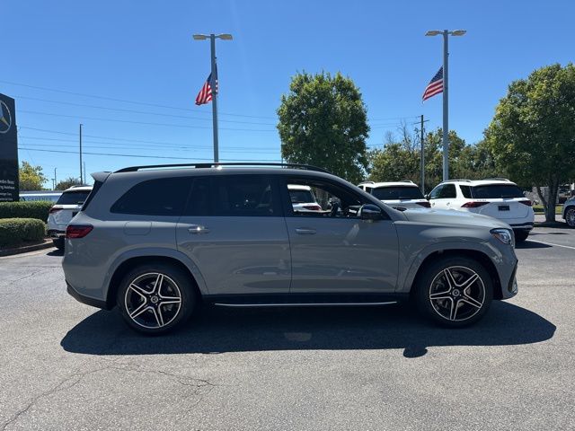 2026 Mercedes Benz GLS 450 4MATIC photo 3