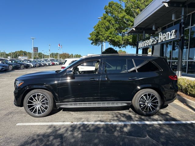 2026 Mercedes Benz GLS 450 4MATIC photo 2