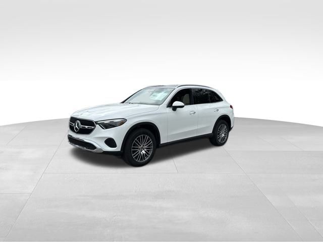2026 Mercedes-Benz GLC Base's photo