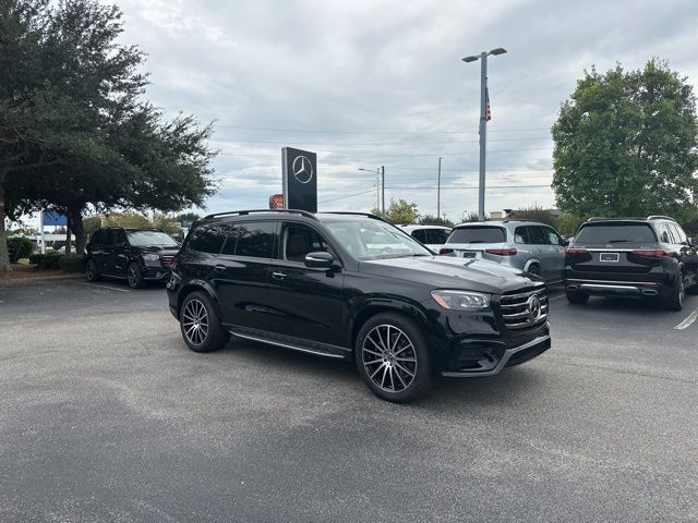2026 Mercedes Benz GLS 450 4MATIC photo 2