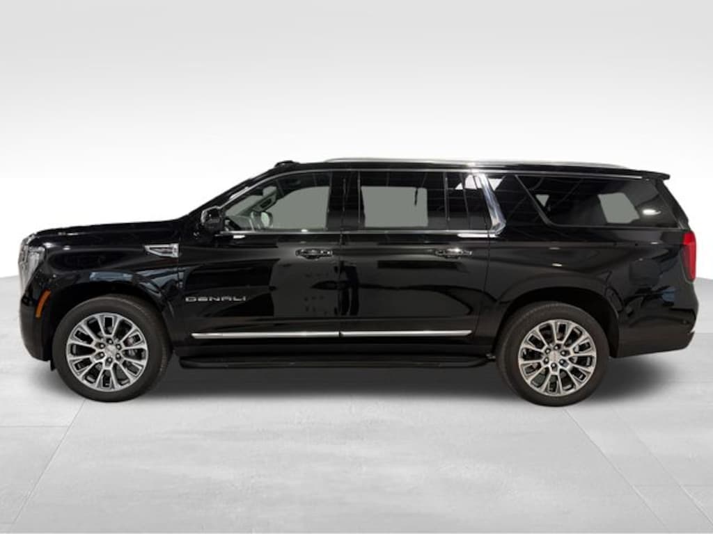 Used 2025 GMC Yukon XL Denali SUV
