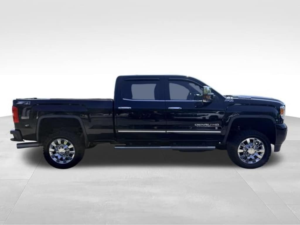Used 2017 GMC Sierra 2500 HD Denali Truck Crew Cab