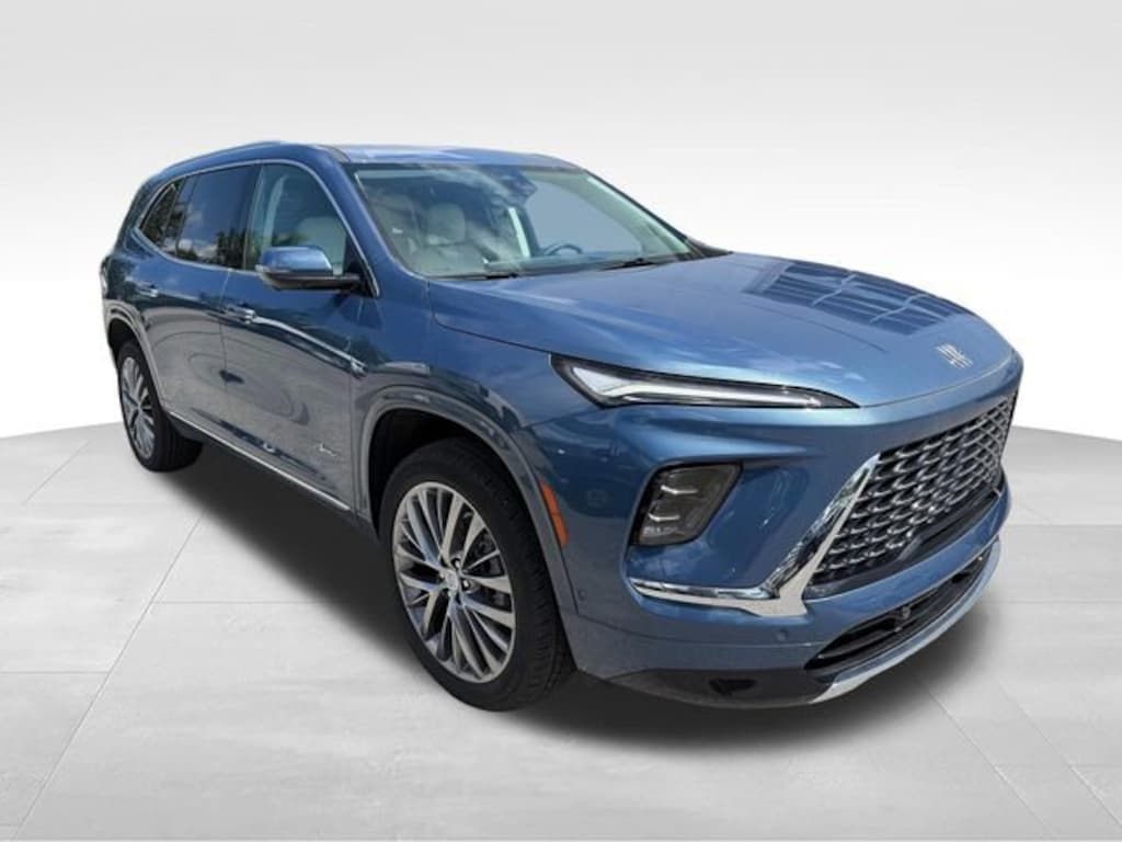Used 2025 Buick Enclave Avenir SUV