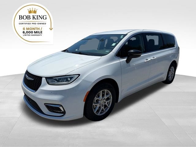 2024 Chrysler Pacifica's photo
