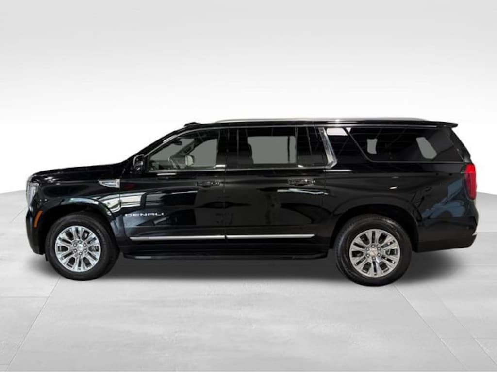 Used 2025 GMC Yukon XL Denali SUV