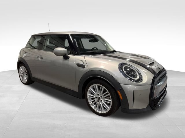 2024 MINI Hardtop 2 Door S's photo