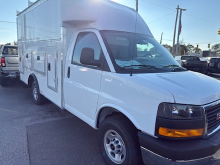 2025 GMC Savana Cutaway 3500 1WT Cutaway Van