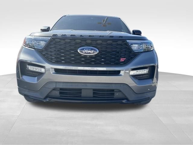 2022 Ford Explorer ST photo 2