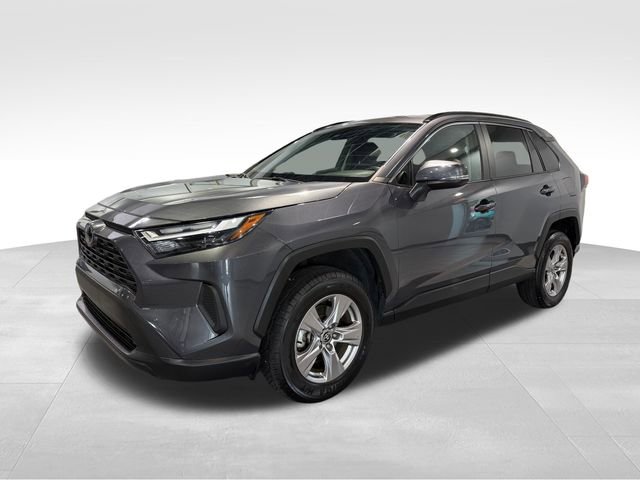 2023 Toyota RAV4 XLE photo 3