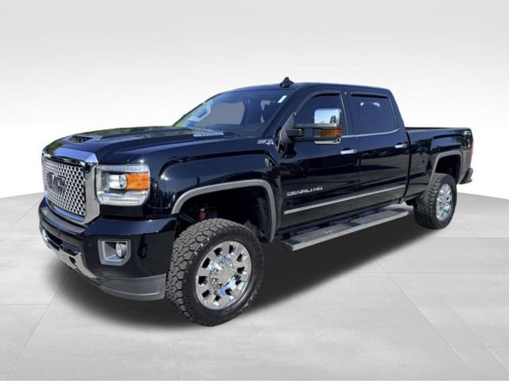 Used 2017 GMC Sierra 2500 HD Denali Truck Crew Cab