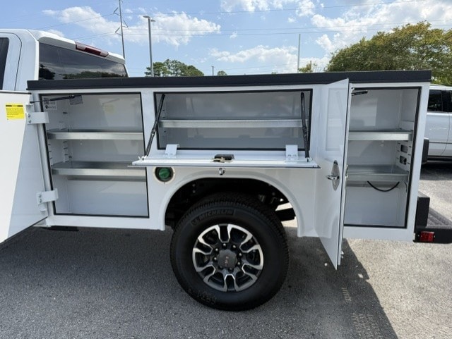 2026 GMC Sierra 3500HD Pro - Photo 7