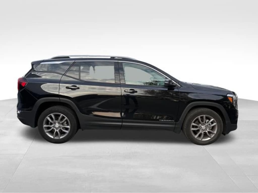 Used 2024 GMC Terrain SLT SUV
