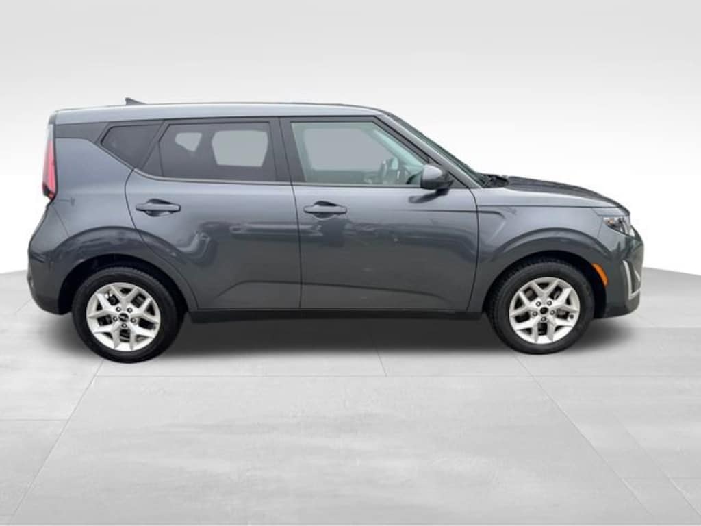 Used 2023 Kia Soul LX Hatchback