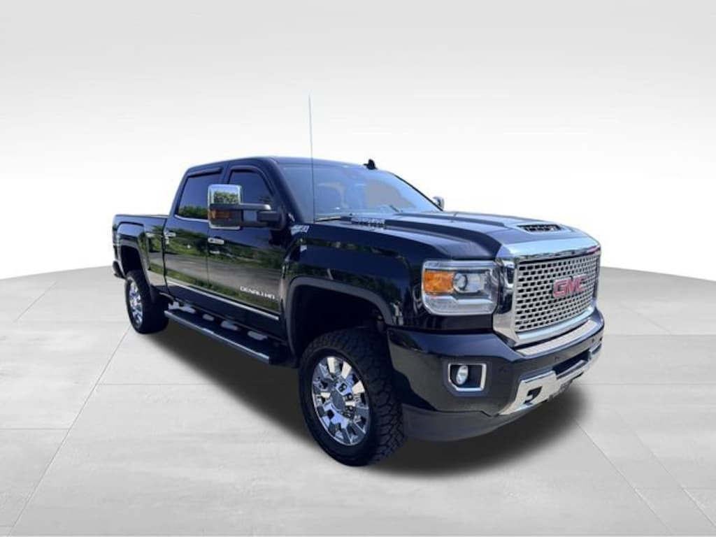 Used 2017 GMC Sierra 2500 HD Denali Truck Crew Cab