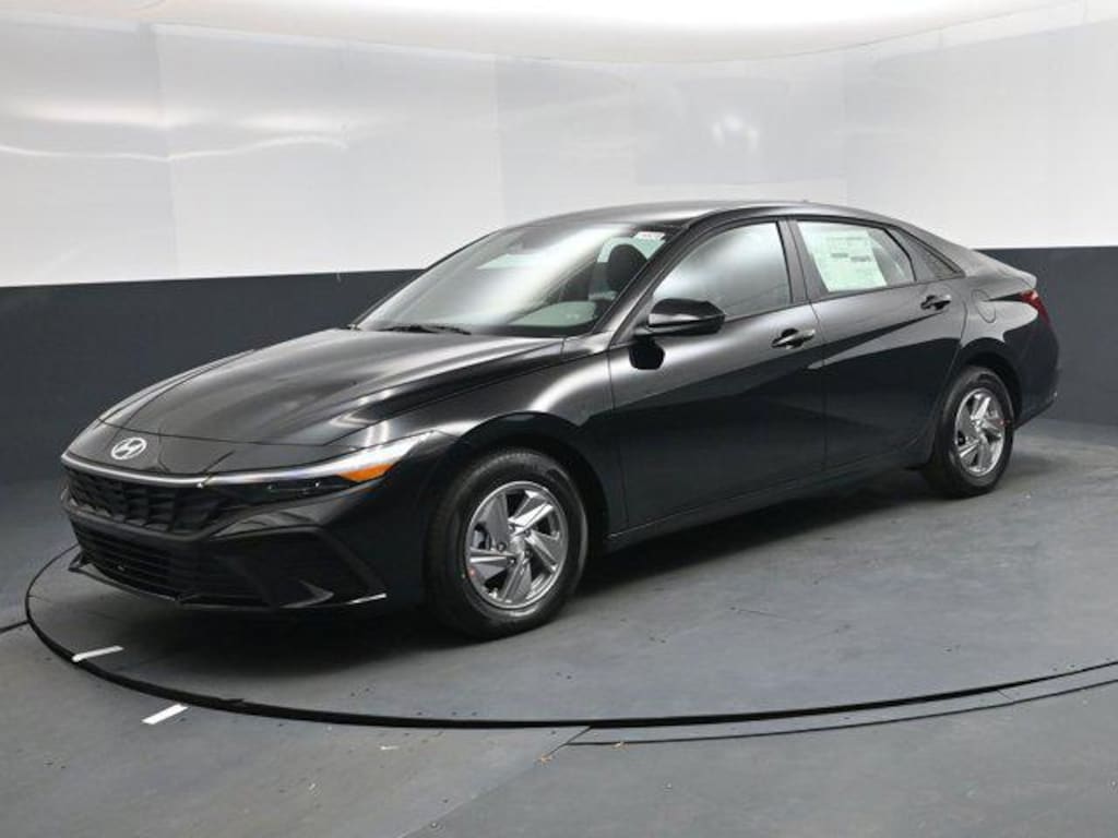 New 2026 Hyundai Elantra SE Sedan