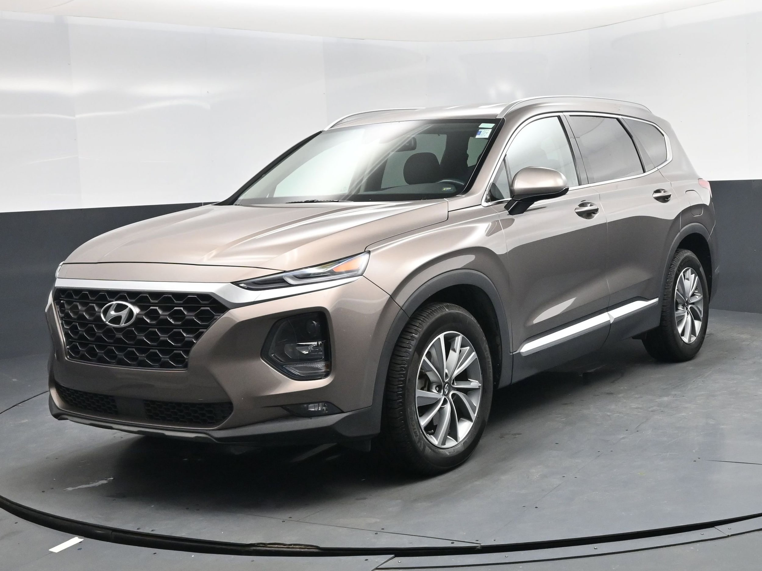 2019 Hyundai Santa Fe SEL Plus's photo