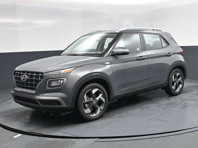 2025 Hyundai Venue SEL's photo