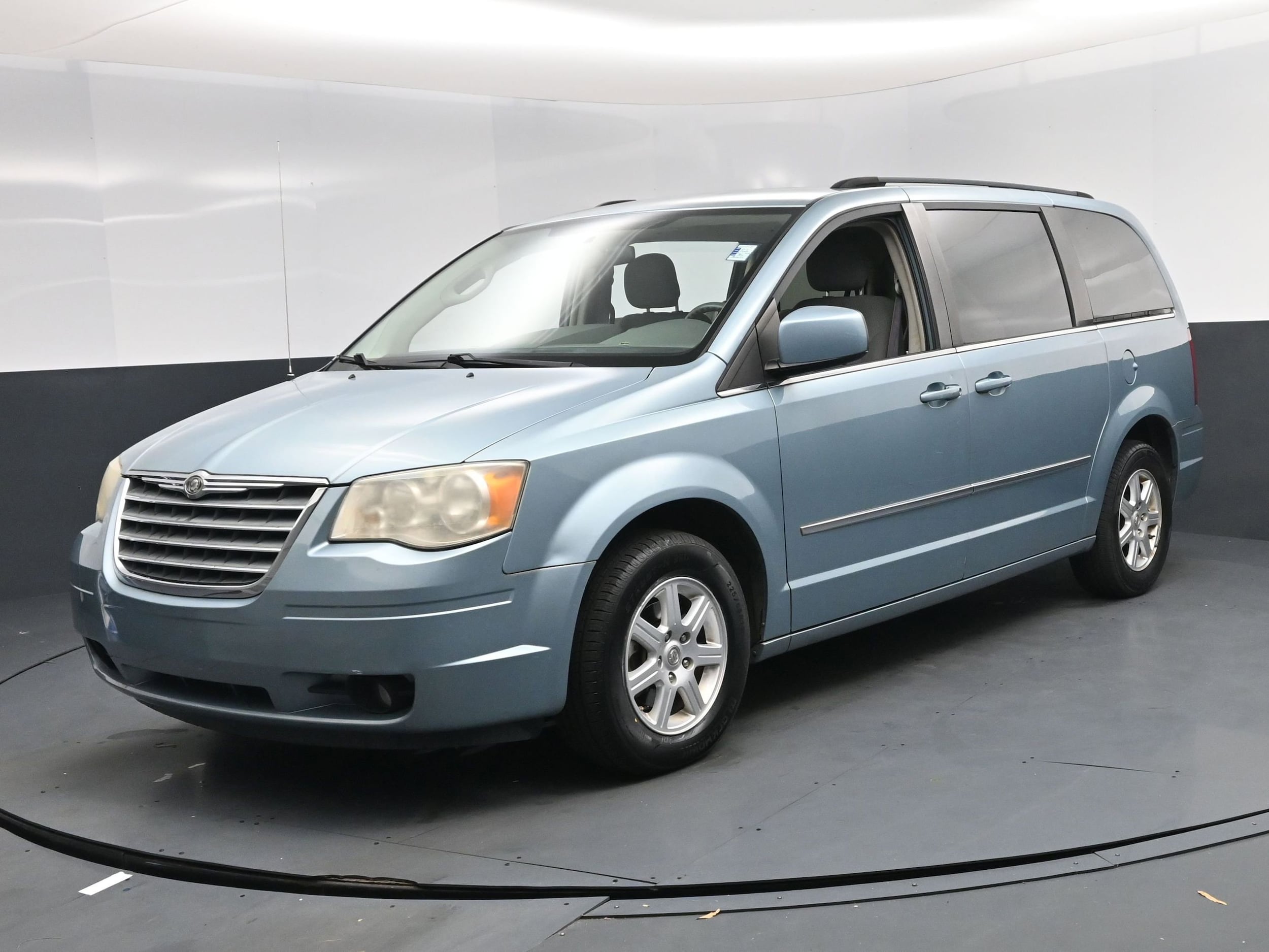 2010 Chrysler Town & Country Touring