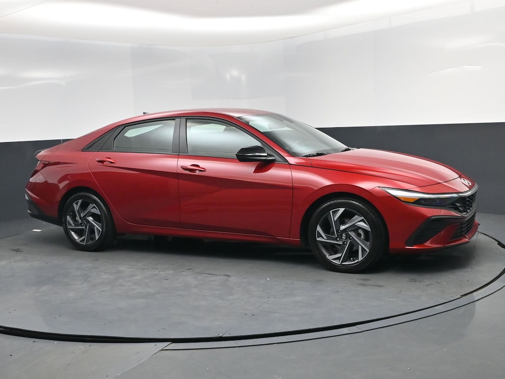 Used 2025 Hyundai Elantra SEL Sport Sedan