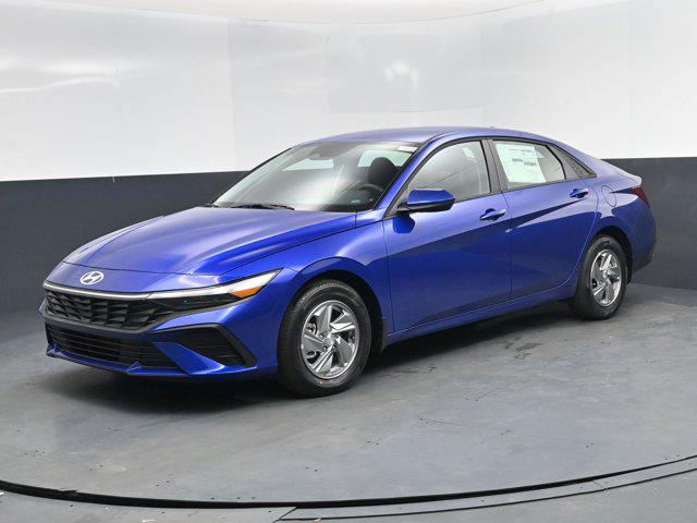 2026 Hyundai Elantra SE's photo