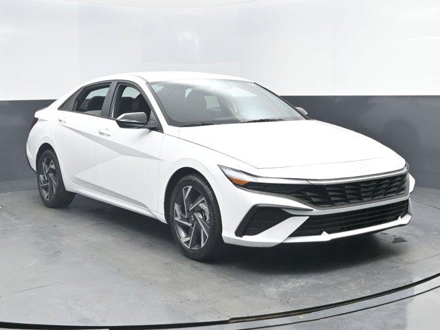 2025 Hyundai Elantra SEL Sport photo 2