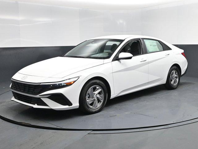 2025 Hyundai Elantra SE's photo