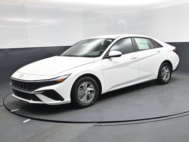 2026 Hyundai Elantra SE's photo