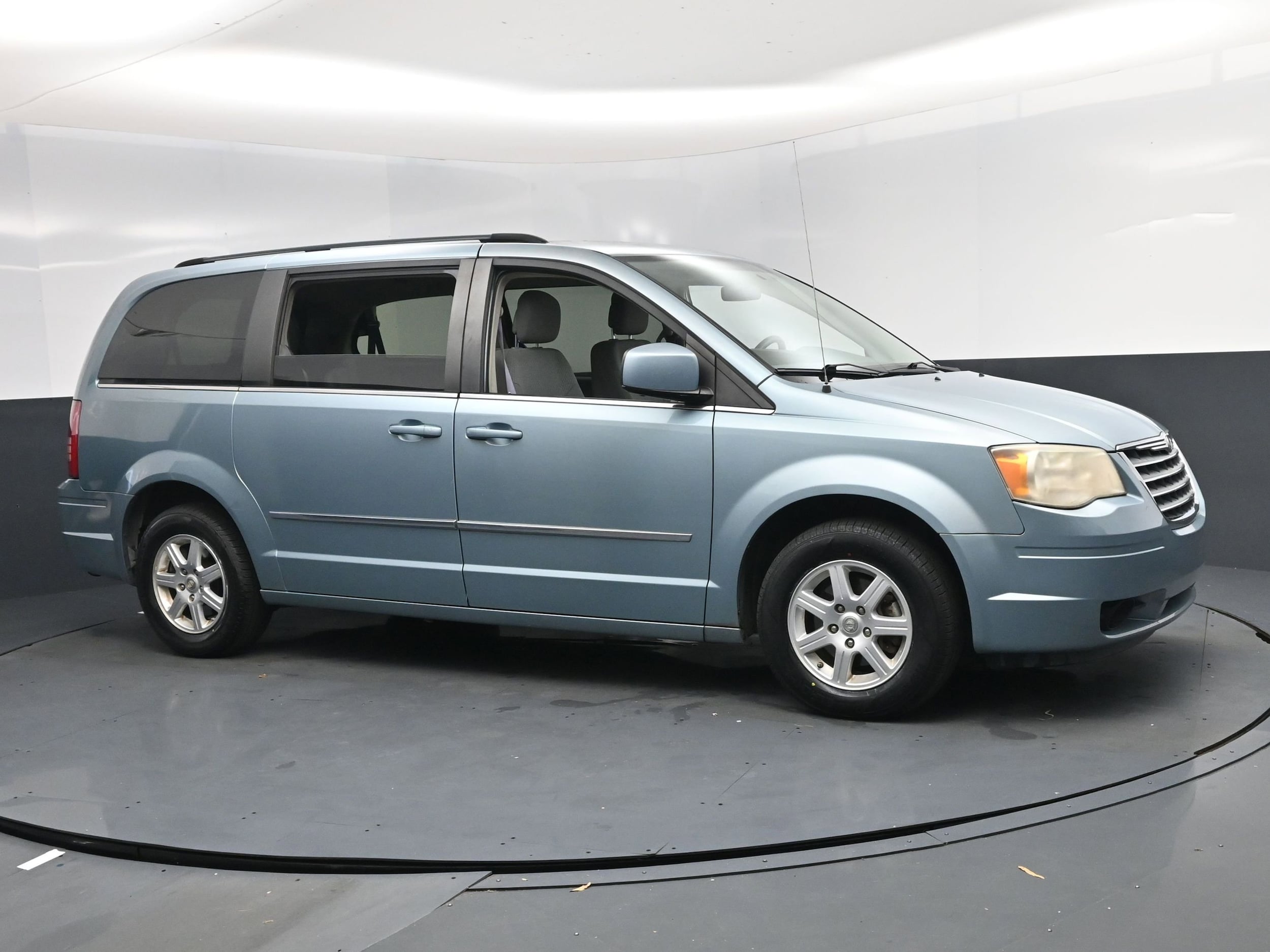 Used 2010 Chrysler Town & Country Touring with VIN 2A4RR5D11AR337114 for sale in Winston-Salem, NC