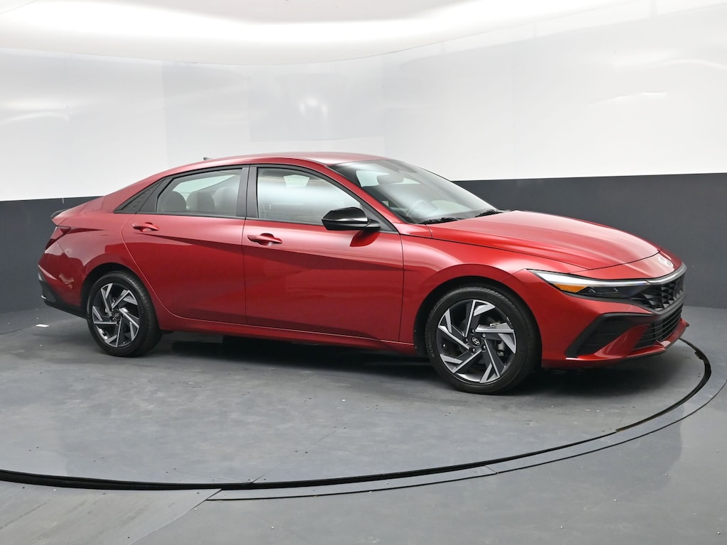 Used 2025 Hyundai Elantra SEL Sport Sedan