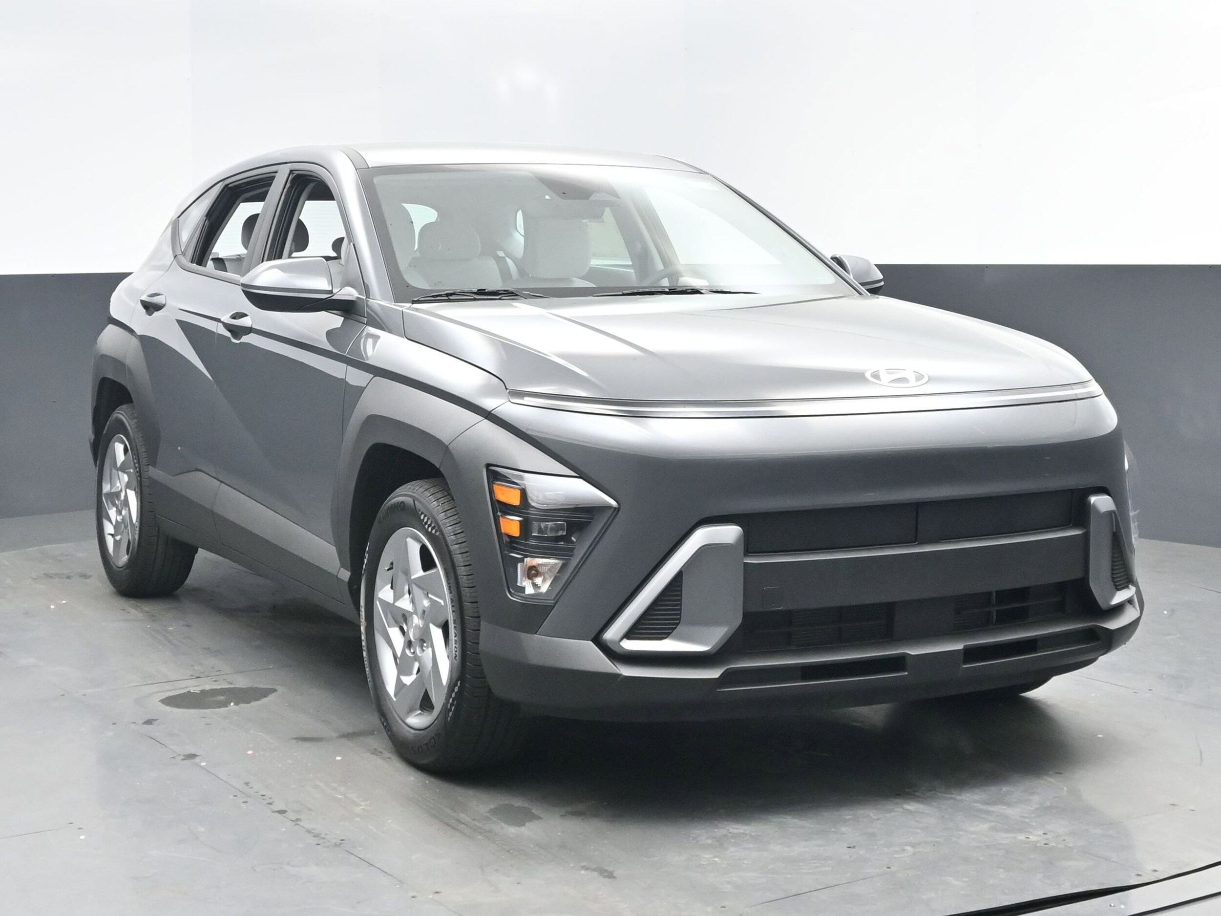 2025 Hyundai Kona SE photo 2