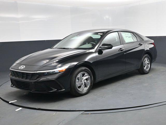 2026 Hyundai Elantra SE's photo