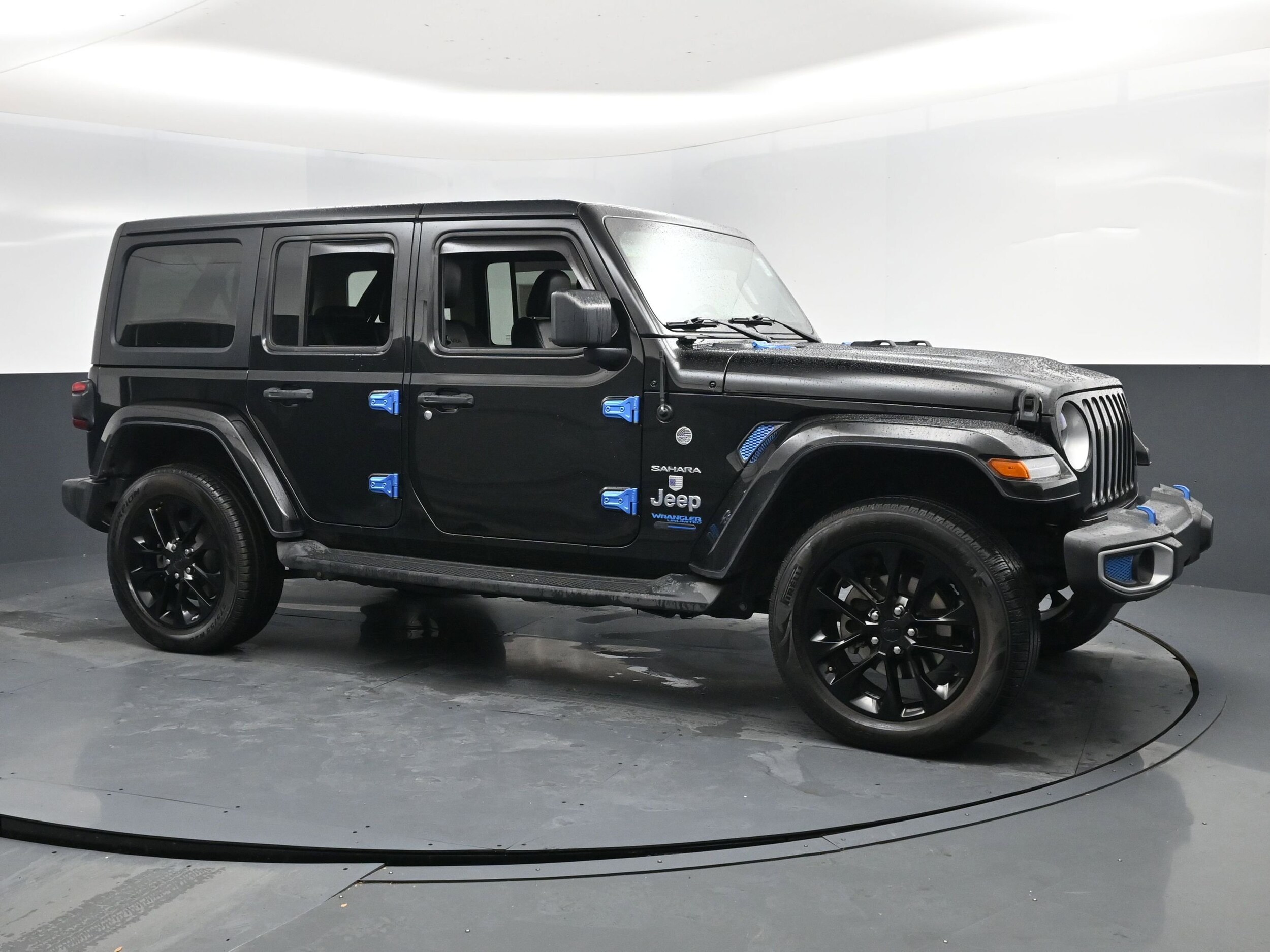 2021 Jeep Wrangler Unlimited Sahara 4xe photo 2