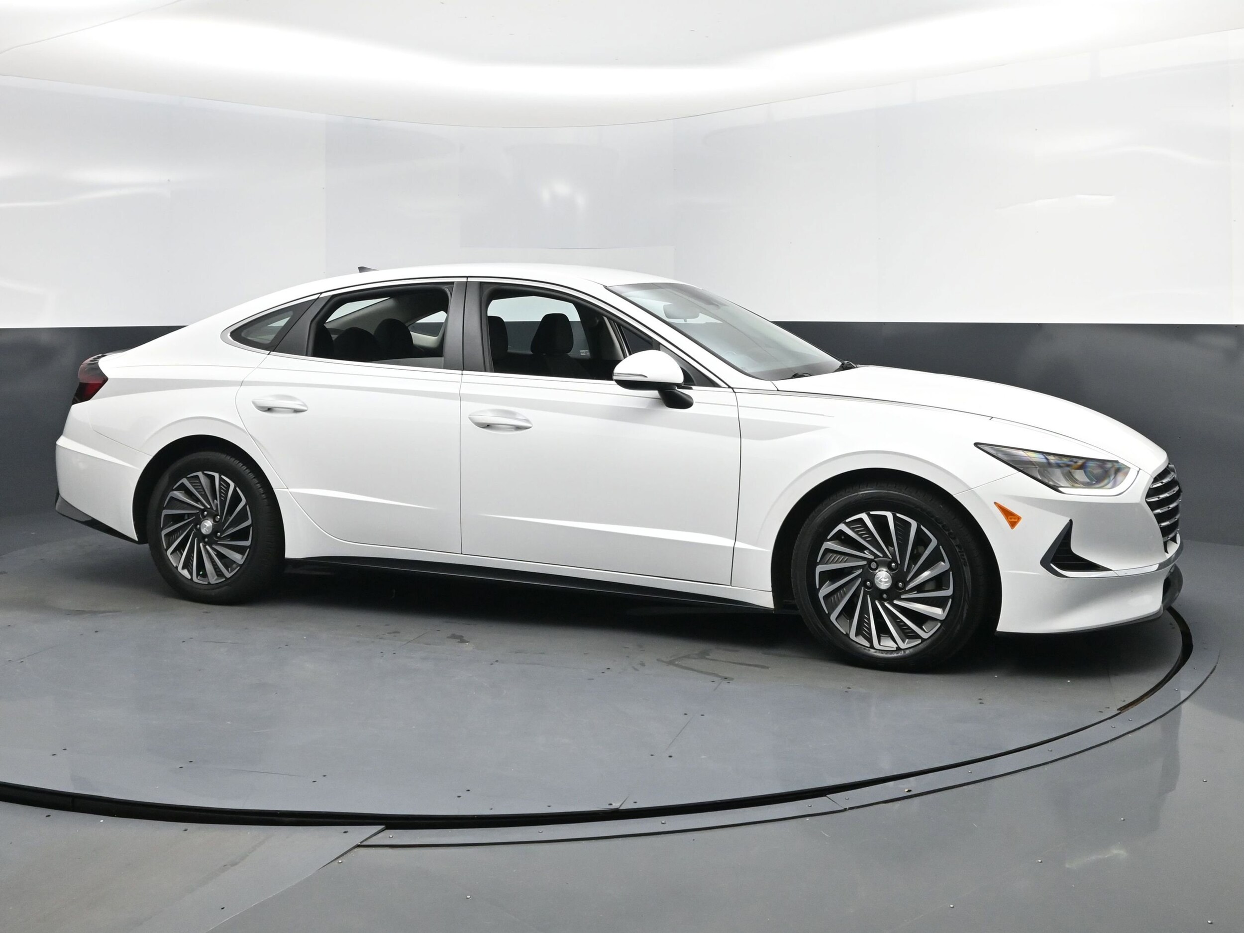 2022 Hyundai Sonata Hybrid SEL photo 2