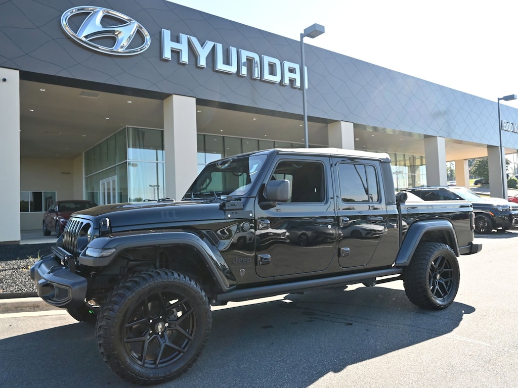 Used 2022 Jeep Gladiator Sport Truck Crew Cab