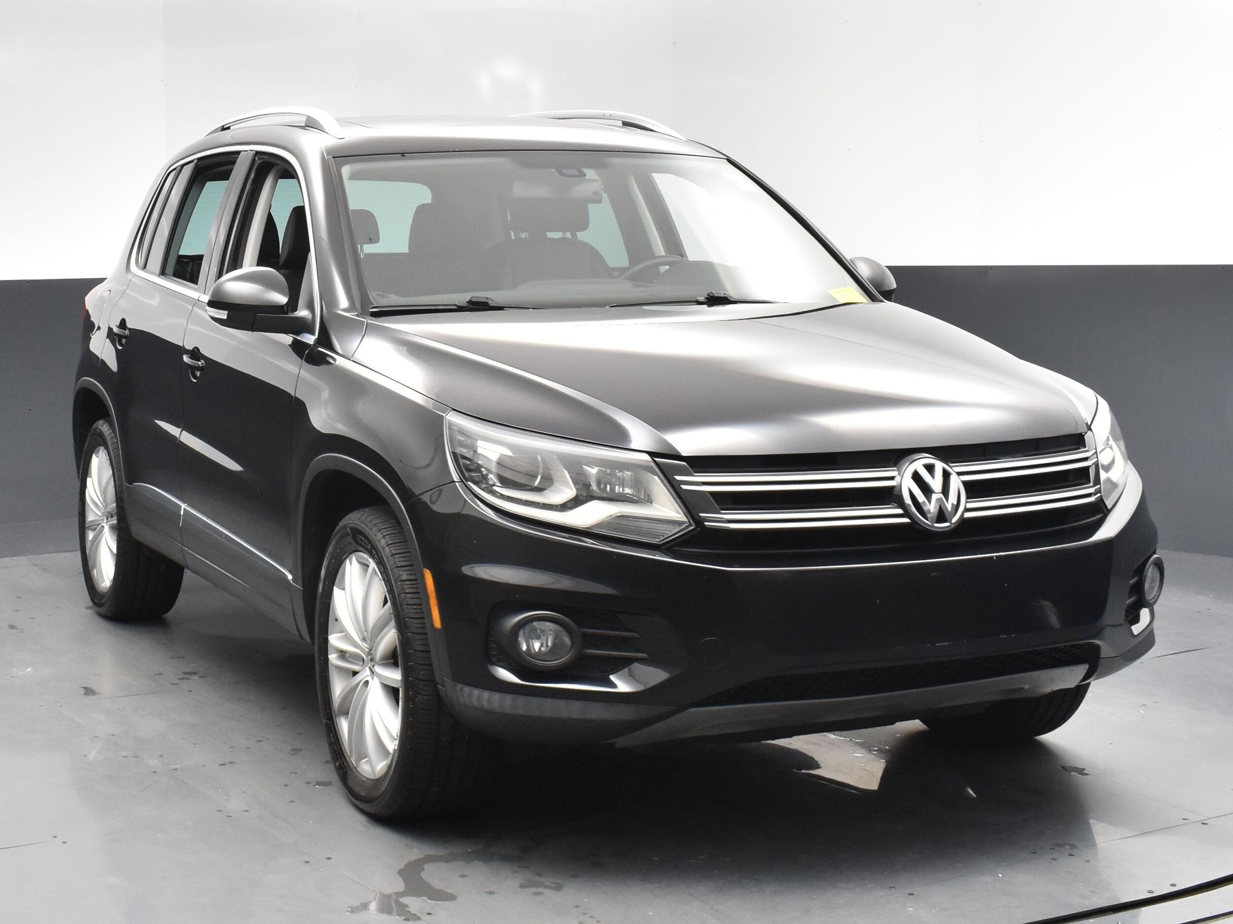 2016 Volkswagen Tiguan SE photo 2