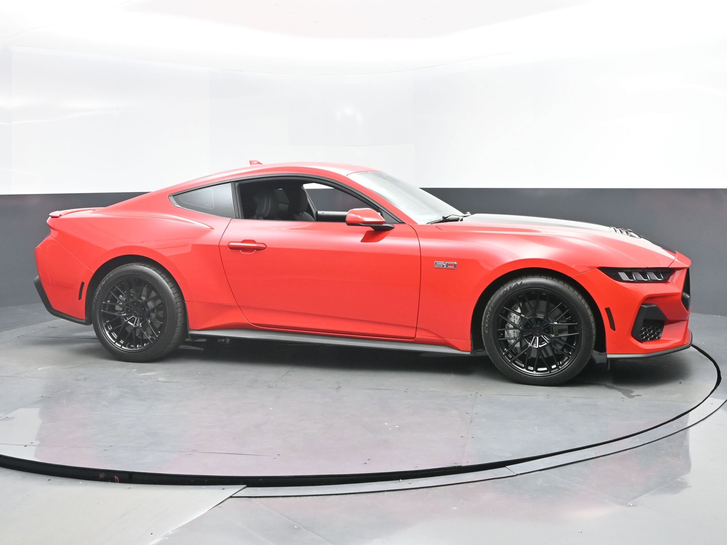 2025 Ford Mustang GT photo 2