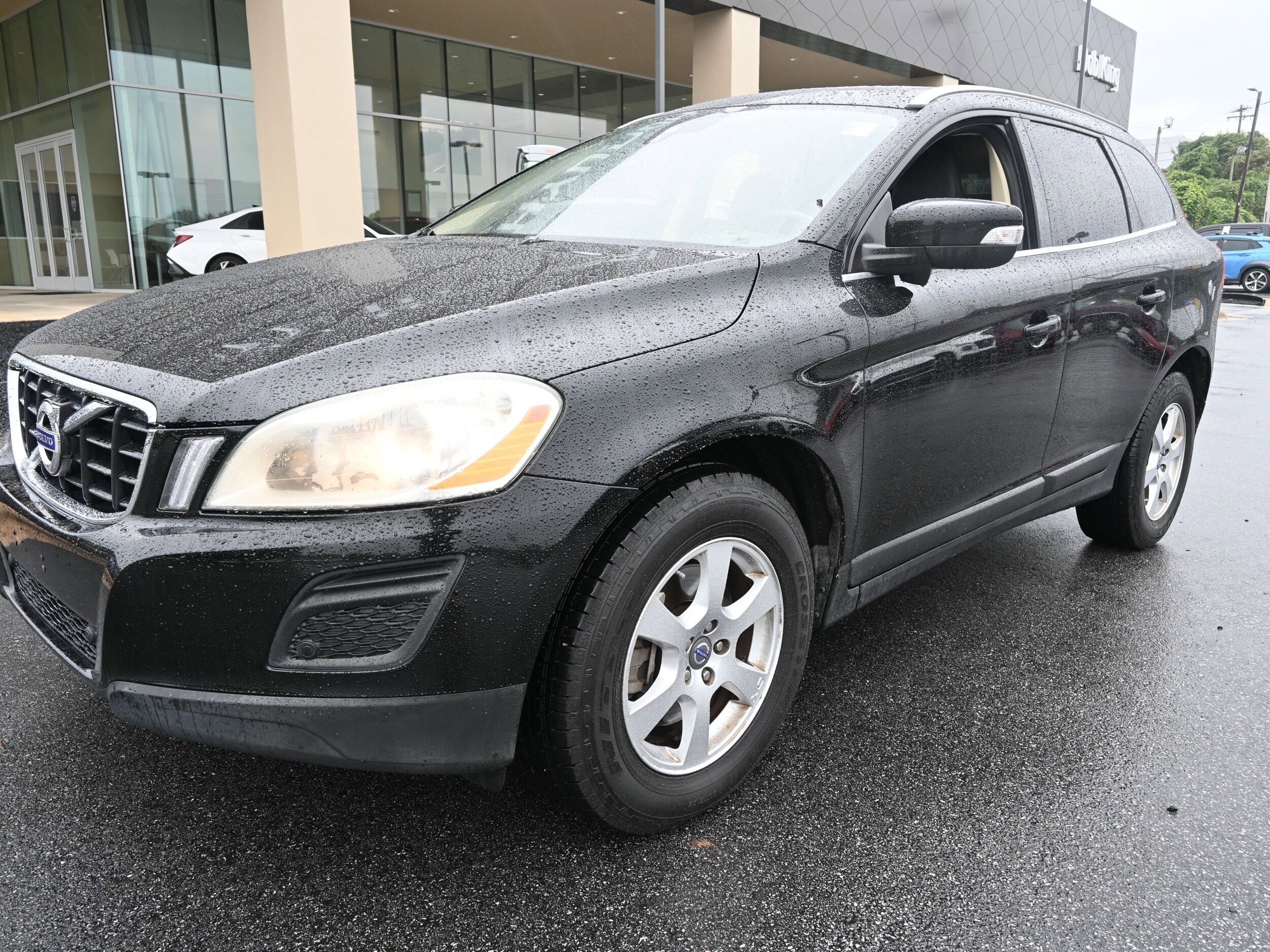 2011 Volvo XC60 3.2 R-Design photo 2