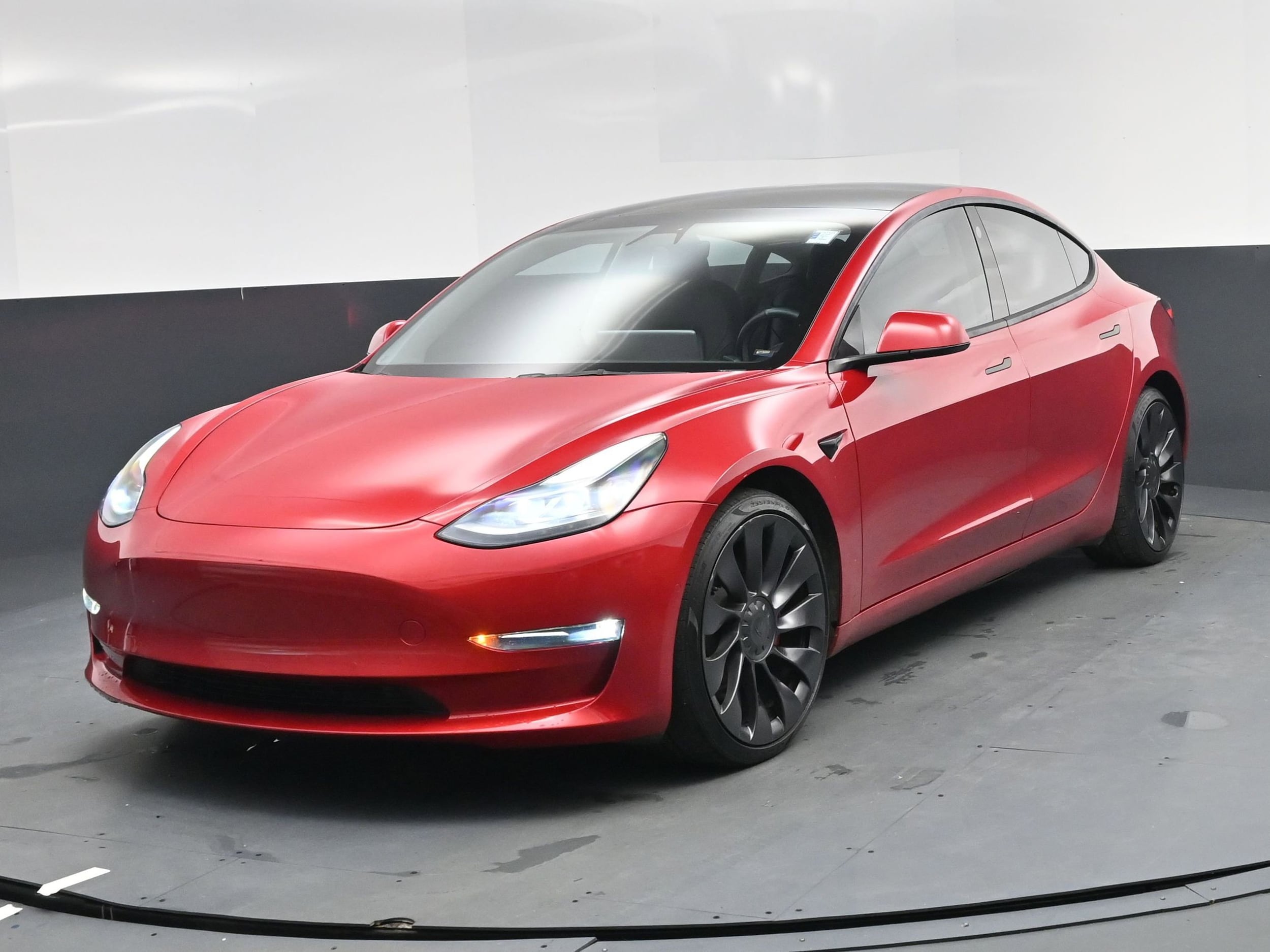 2022 Tesla Model 3 Performance's photo